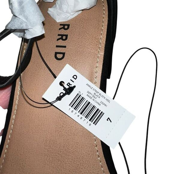 Torrid Womens Size 7 Wide Ankle Strap Block Heel Sandals Black Open Toe NWT - Picture 3 of 5